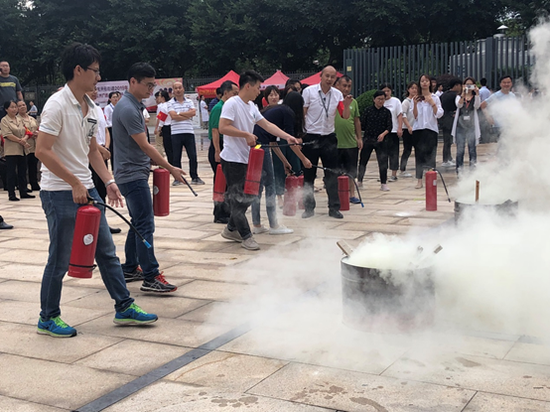 1644551808.png 00300363107_d86fe991.png